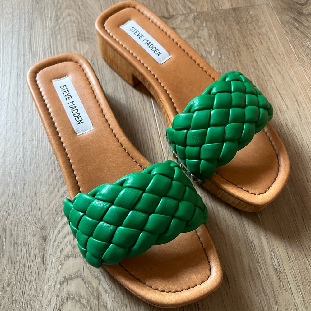 Steve Madden Emerald Woven Sandals